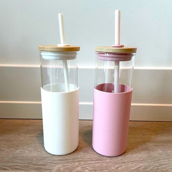 2 Glass 22 oz water bottles - Picture 2 of 3